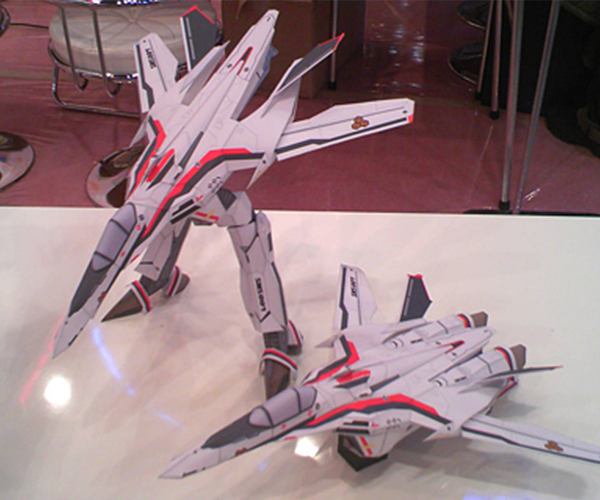 VF-25　メサイアバルキリー（アルト機）